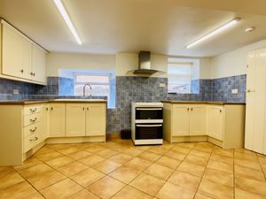Kitchen- click for photo gallery